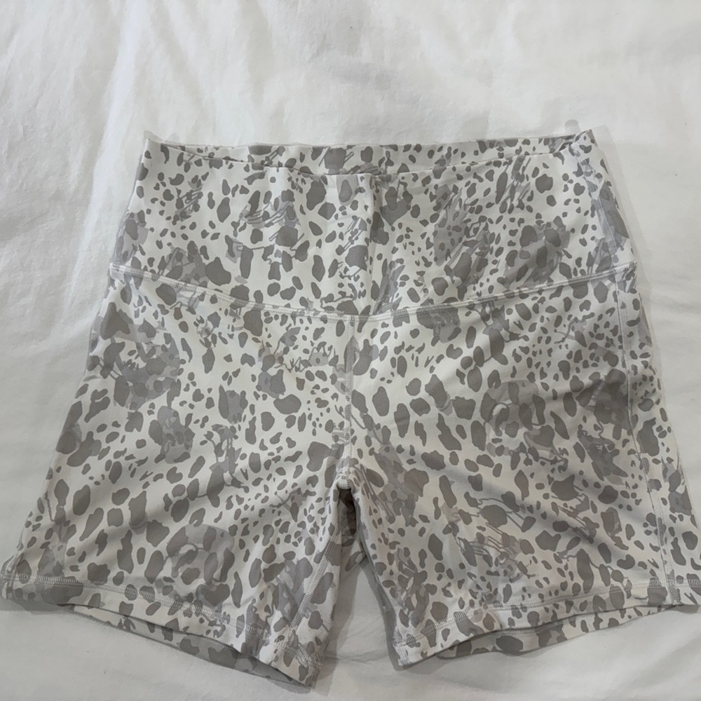 Lululemon Gray Leopard Print Align Biker Shorts